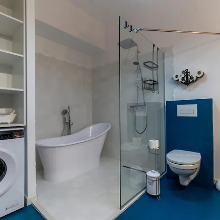 Luxurious In Old Town - Ultra Apartment *