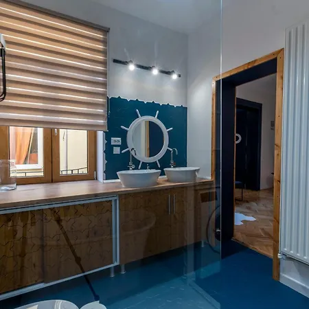 Luxurious In Old Town - Ultra